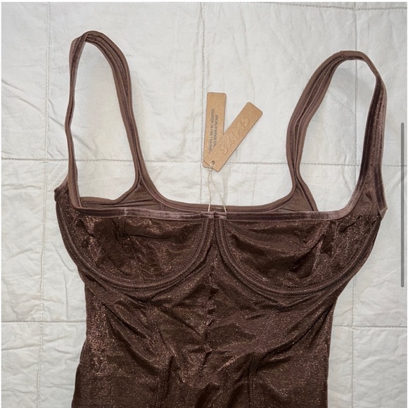 SKIMS Corset Dress - Picture 2 of 8